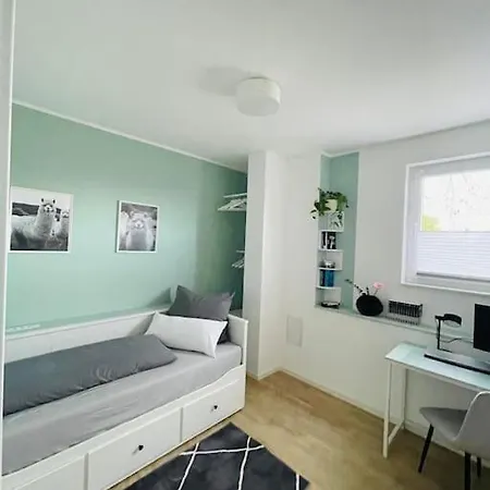 3 Bedroom-apartment With 1,5 Bathrooms * Kolonie Rontgental