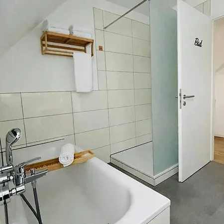 3 Bedroom-apartment With 1,5 Bathrooms * Kolonie Rontgental