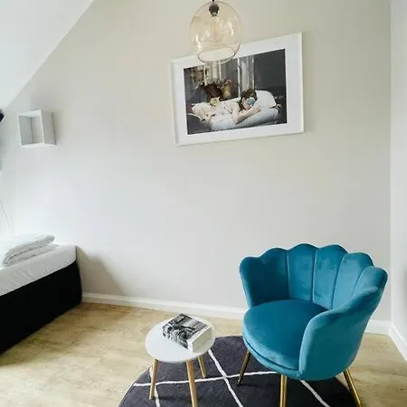 Spacious Near Helios Berlin-buch Apartment *