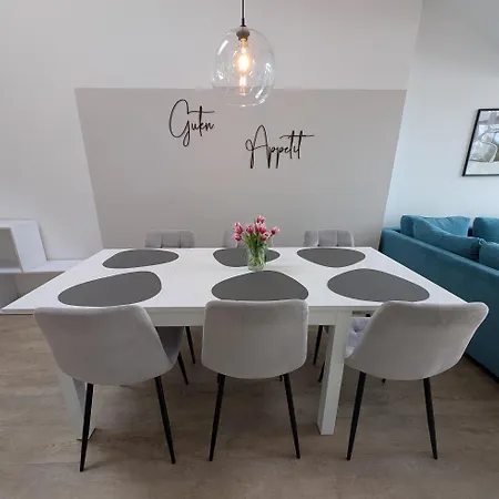 3 Bedroom-apartment With 1,5 Bathrooms * Kolonie Rontgental