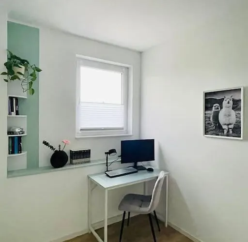 3 Bedroom-apartment With 1,5 Bathrooms Lejlighed *