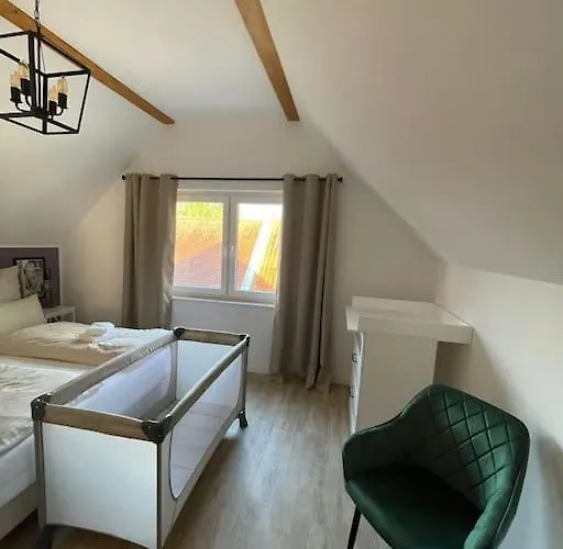 3 Bedroom-apartment With 1,5 Bathrooms Lejlighed Kolonie Rontgental