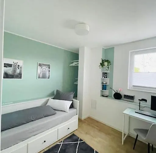 3 Bedroom-apartment With 1,5 Bathrooms * Kolonie Rontgental