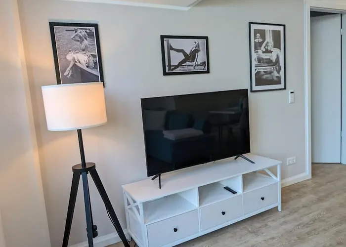 3 Bedroom-apartment With 1,5 Bathrooms Kolonie Rontgental