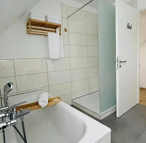 3 Bedroom-apartment With 1,5 Bathrooms * Kolonie Rontgental