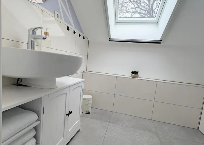 3 Bedroom-apartment With 1,5 Bathrooms Lejlighed *